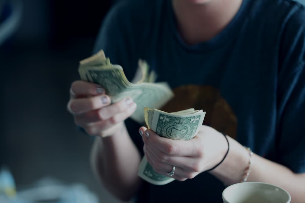 como ganar dinero sin invertir